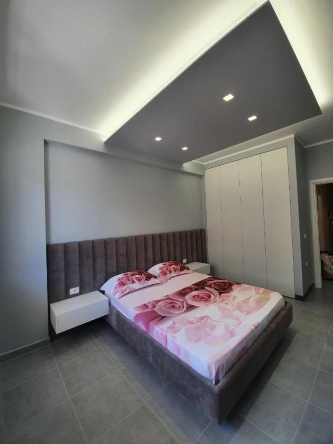 Deluxe Apartment Vlorë エクステリア 写真