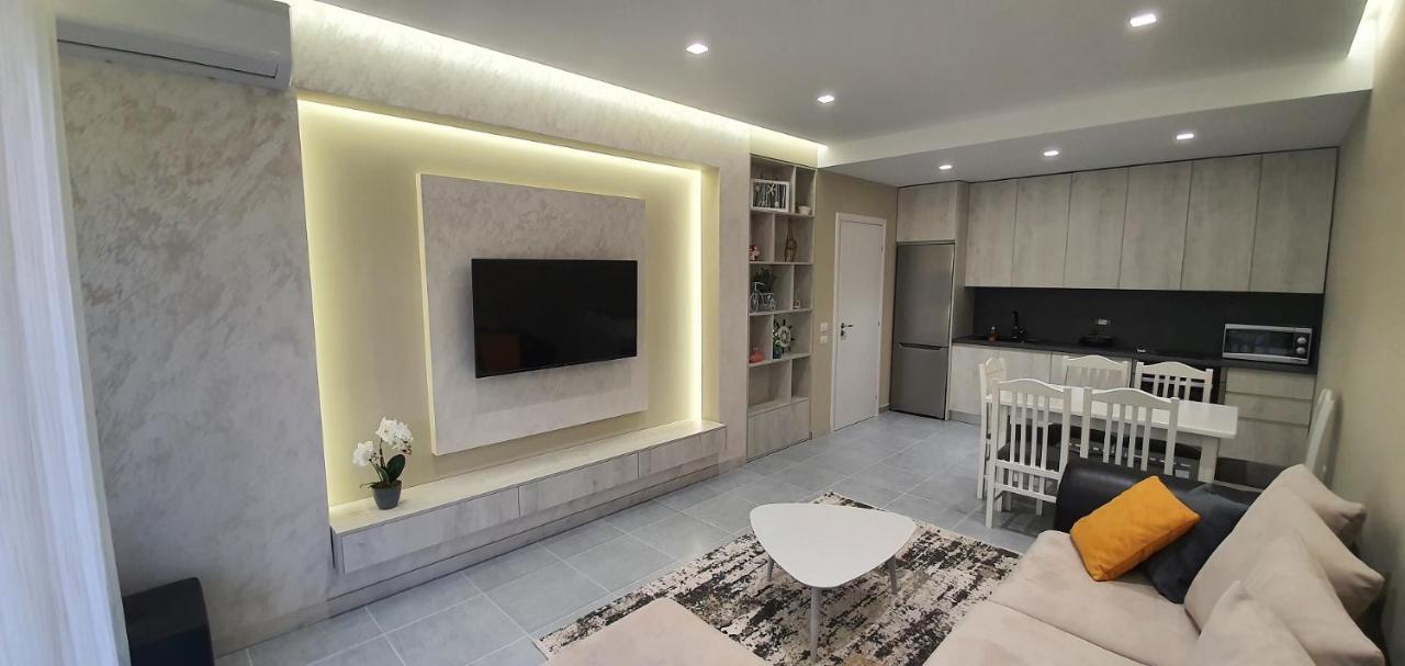 Deluxe Apartment Vlorë エクステリア 写真